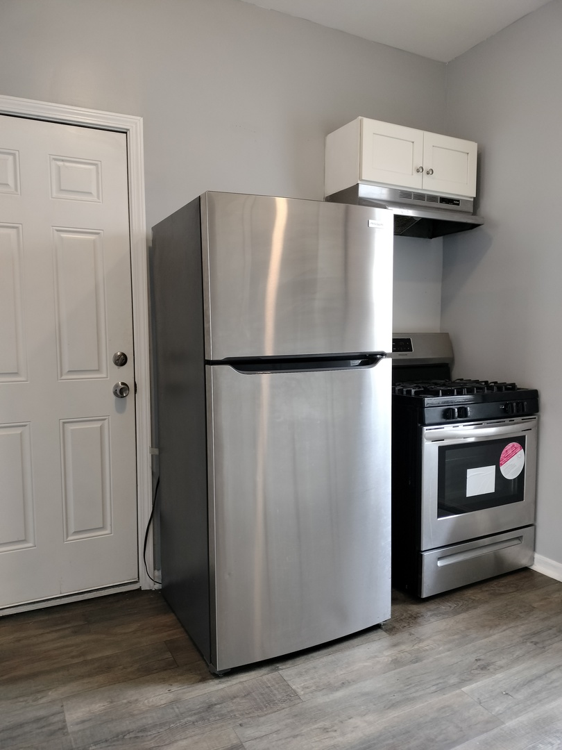 6601 S Green Street 823-2