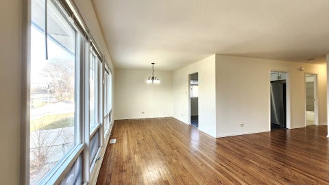 Tiny photo for 1360 Devonshire Lane, Hoffman Estates, IL 60169 (MLS # 12676084)