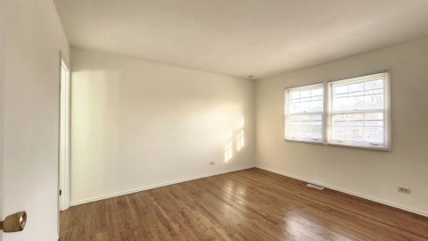 Tiny photo for 1360 Devonshire Lane, Hoffman Estates, IL 60169 (MLS # 12676084)