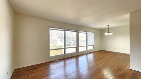 Tiny photo for 1360 Devonshire Lane, Hoffman Estates, IL 60169 (MLS # 12676084)