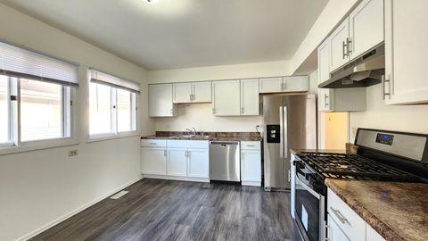 Tiny photo for 1360 Devonshire Lane, Hoffman Estates, IL 60169 (MLS # 12676084)