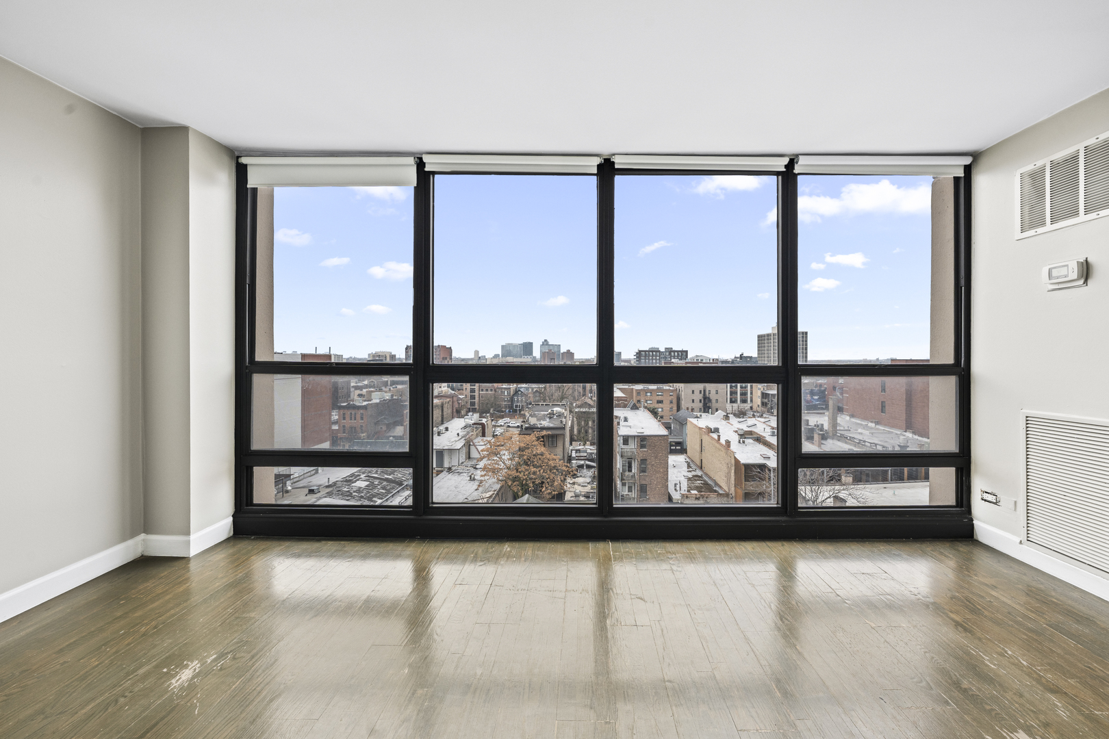 1540 N LASALLE Drive 907