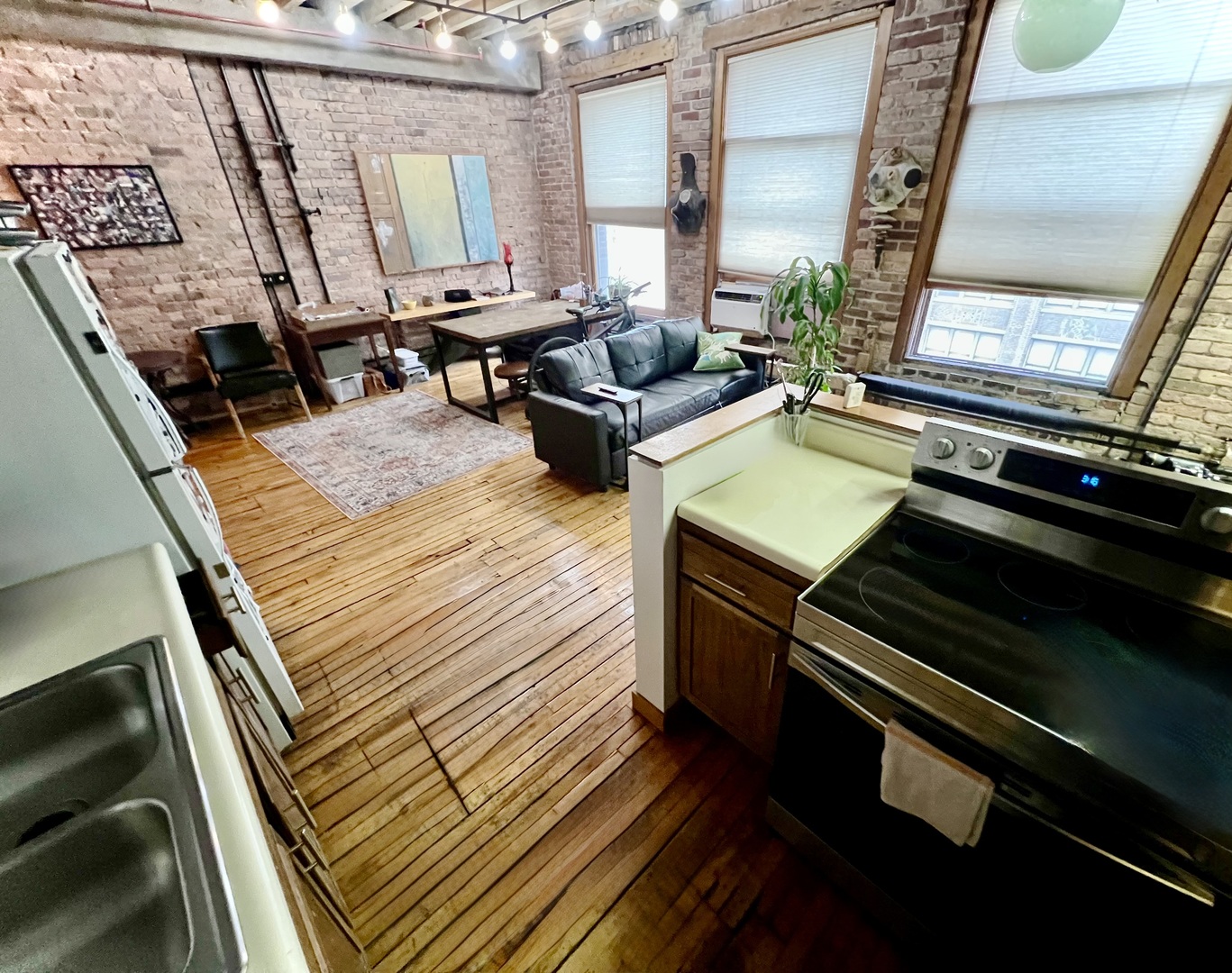 711 S Dearborn Street 608