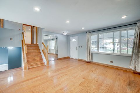 Tiny photo for 1601 Kingston Lane, Schaumburg, IL 60193 (MLS # 12519777)