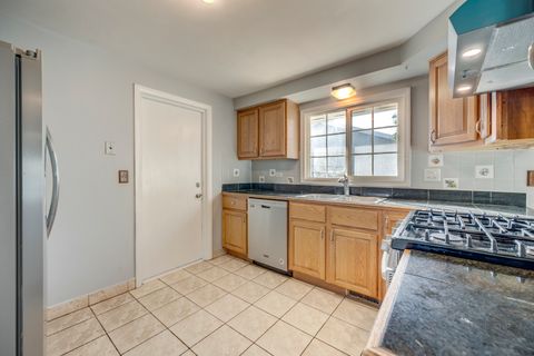 Tiny photo for 1601 Kingston Lane, Schaumburg, IL 60193 (MLS # 12519777)
