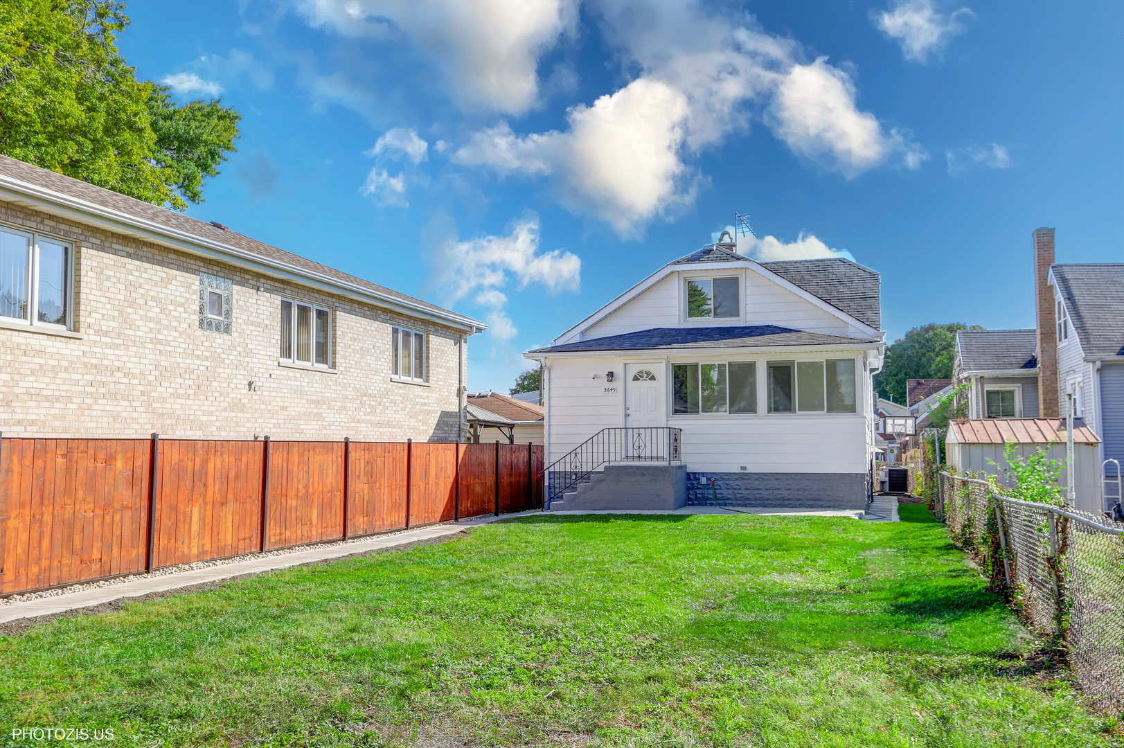 3649 N Overhill Avenue