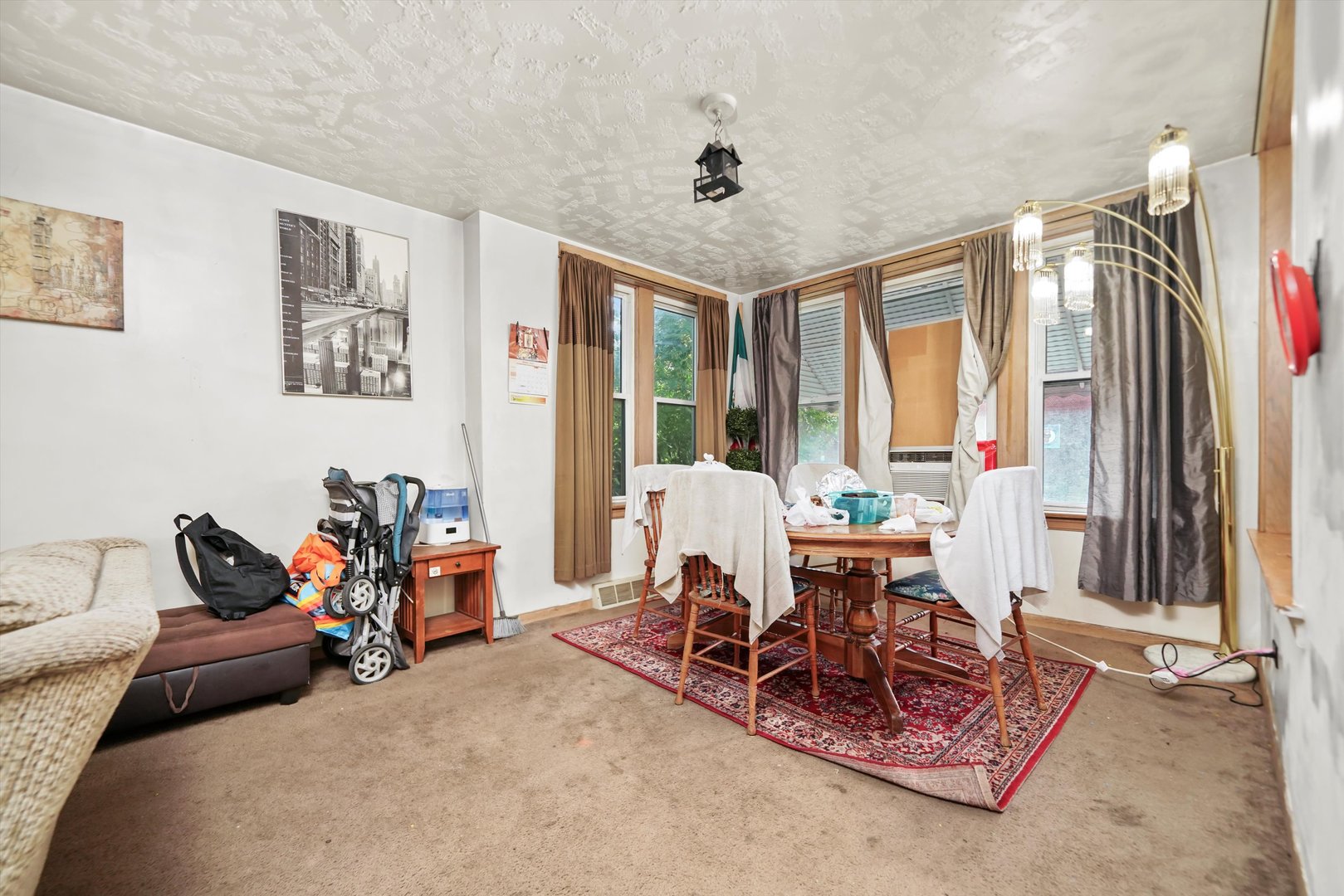 5043 S Artesian Avenue