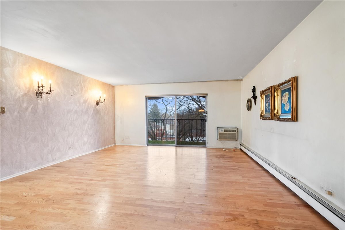 6800 N California Avenue 4H