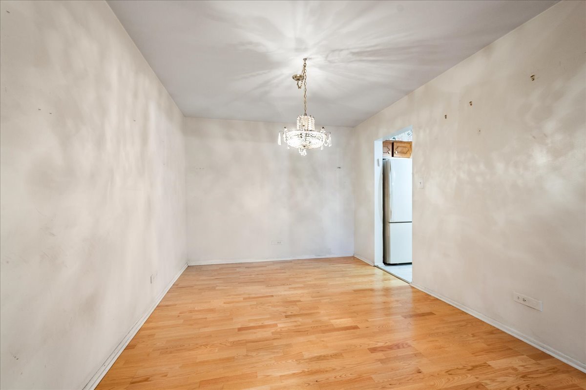 6800 N California Avenue 4H