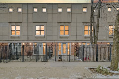 Tiny photo for 20 W 15th Street #M, Chicago, IL 60605 (MLS # 12555873)