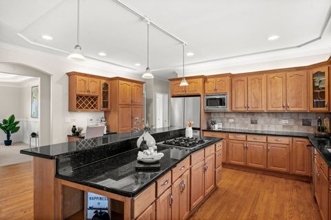 Tiny photo for 841 Black Walnut Drive, Sugar Grove, IL 60554 (MLS # 12589715)