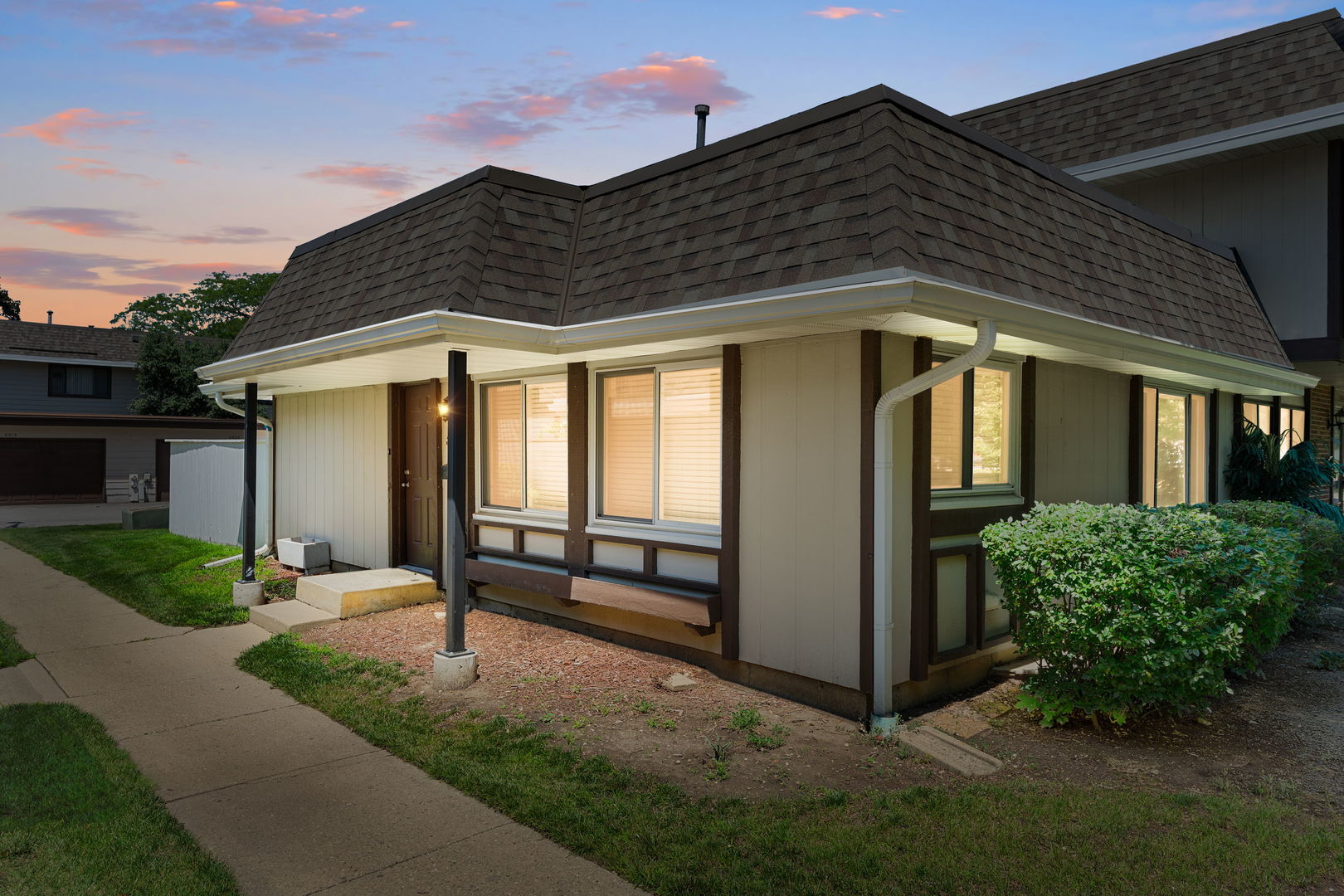Photo 1 of 30 — 5521 Pebblebeach Drive, Hanover Park, IL 60133