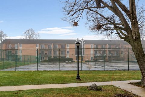 Tiny photo for 1004 N Mill Street #5-302, Naperville, IL 60563 (MLS # 12558132)