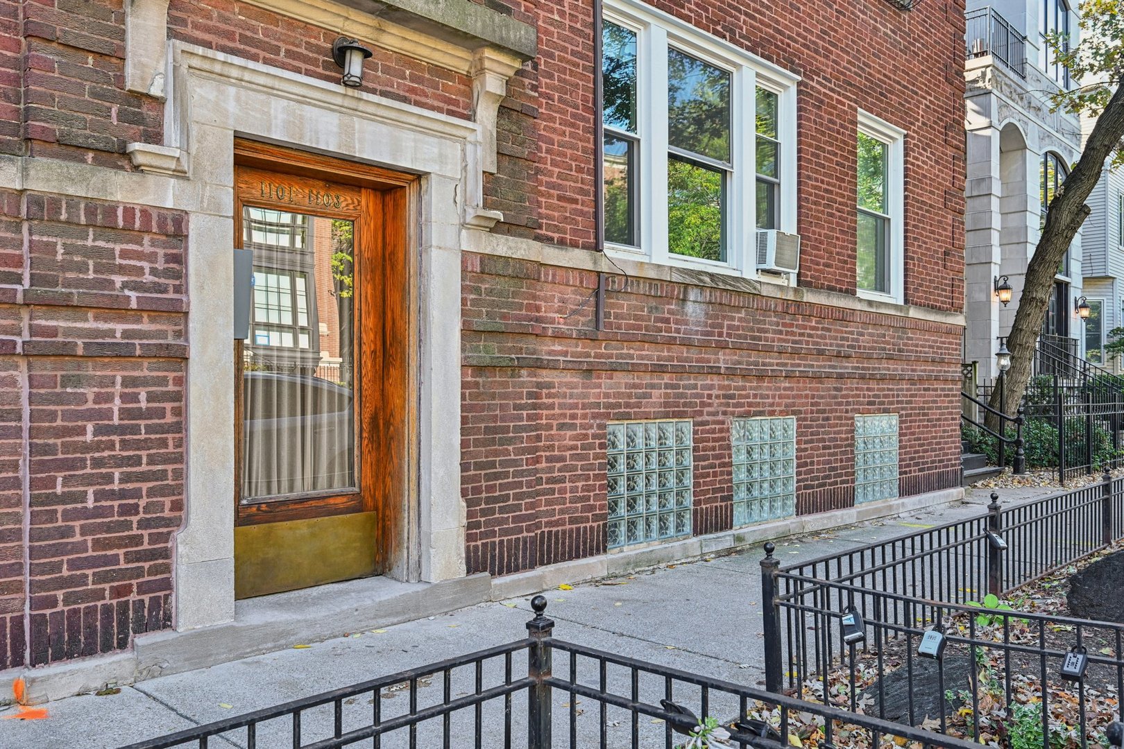 1101 W Wrightwood Avenue 3