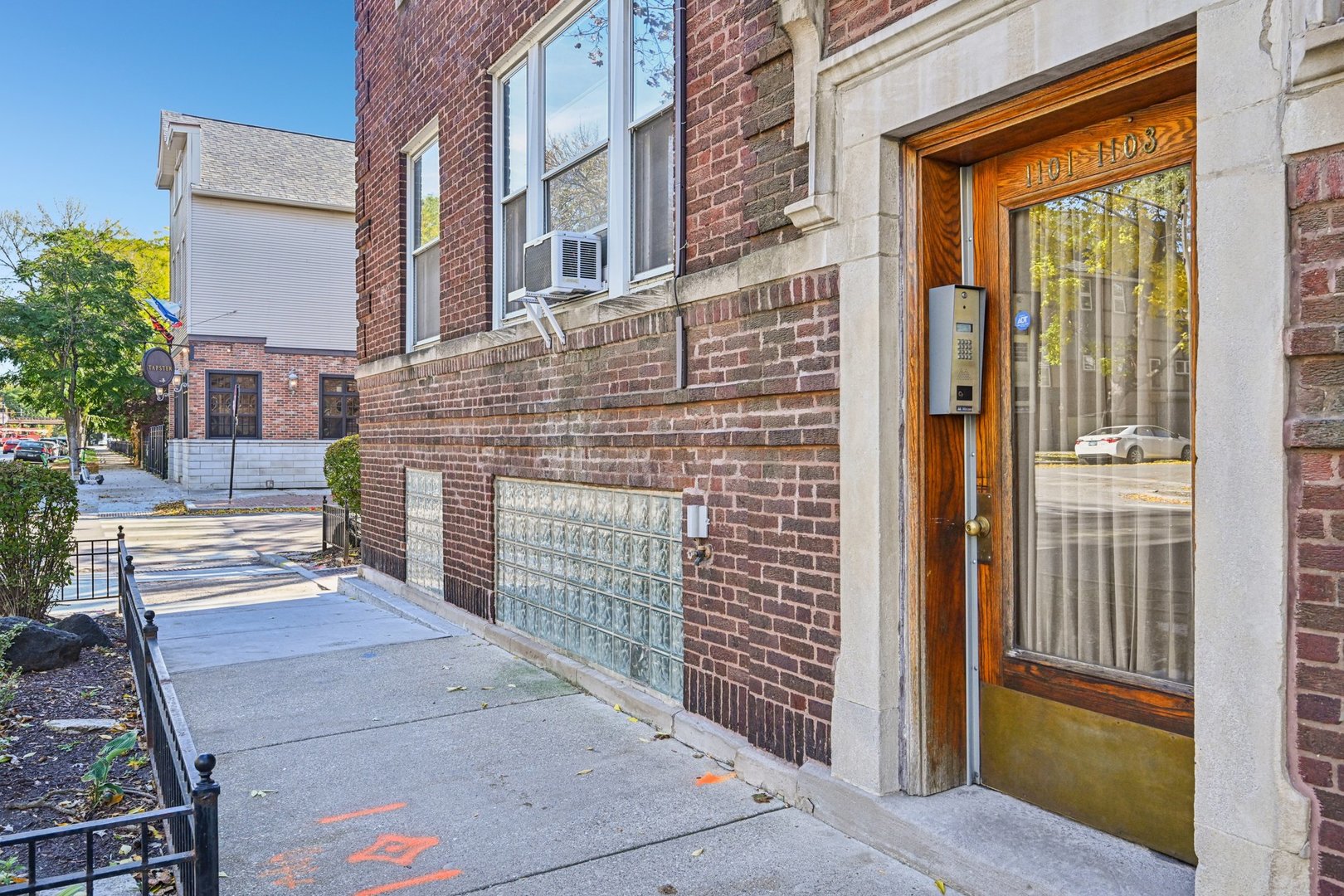 1101 W Wrightwood Avenue 3