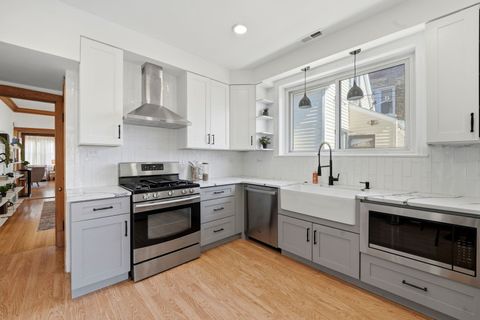 Tiny photo for 5021 W BERENICE Avenue, Chicago, IL 60641 (MLS # 12596213)