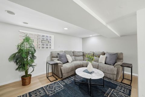 Tiny photo for 5021 W BERENICE Avenue, Chicago, IL 60641 (MLS # 12596213)