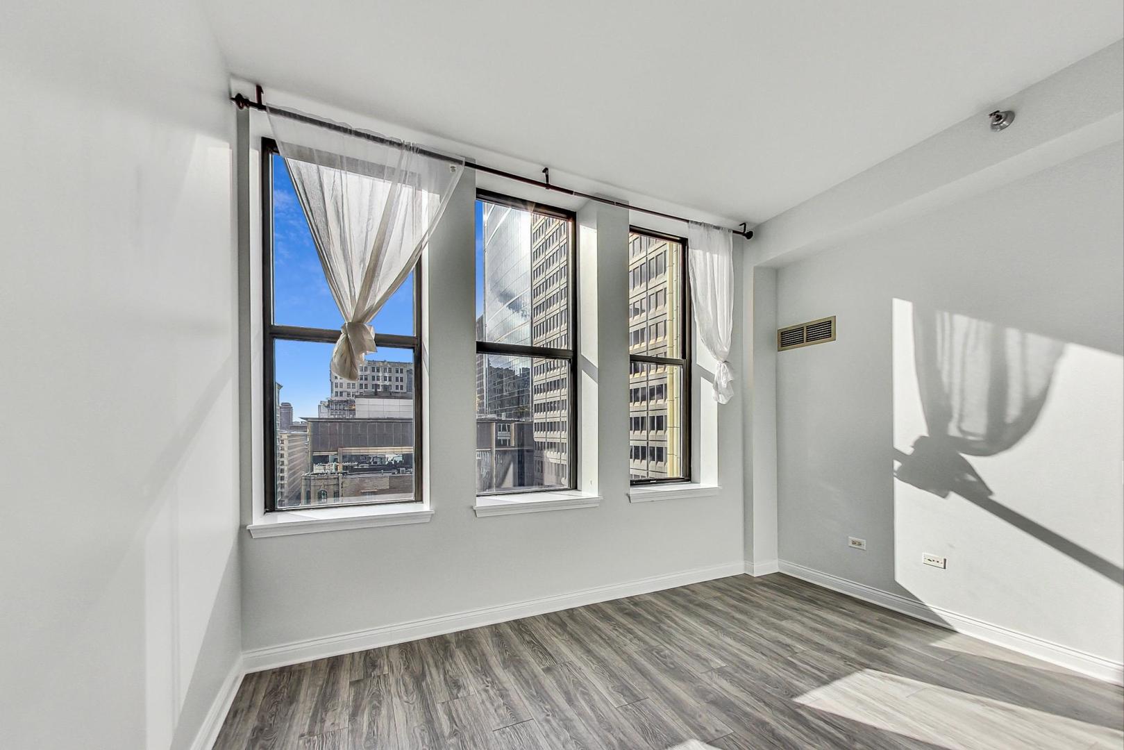 8 W MONROE Street 1403