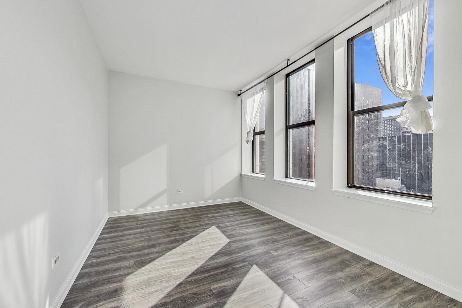 8 W MONROE Street 1403