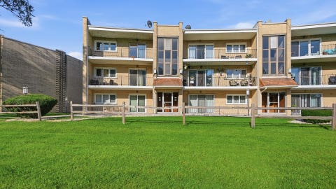 Tiny photo for 9510 S 86th Avenue #305, Hickory Hills, IL 60457 (MLS # 12743859)