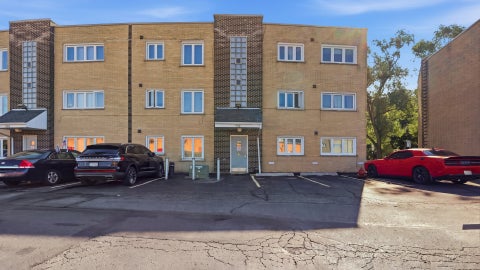 Tiny photo for 9510 S 86th Avenue #305, Hickory Hills, IL 60457 (MLS # 12743859)