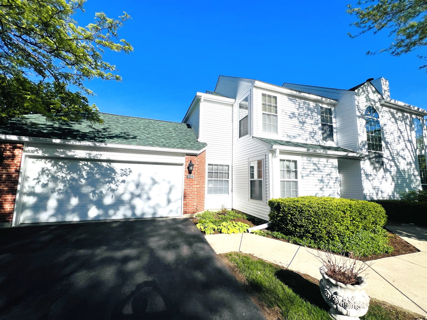 111 N Woodbury Lane
