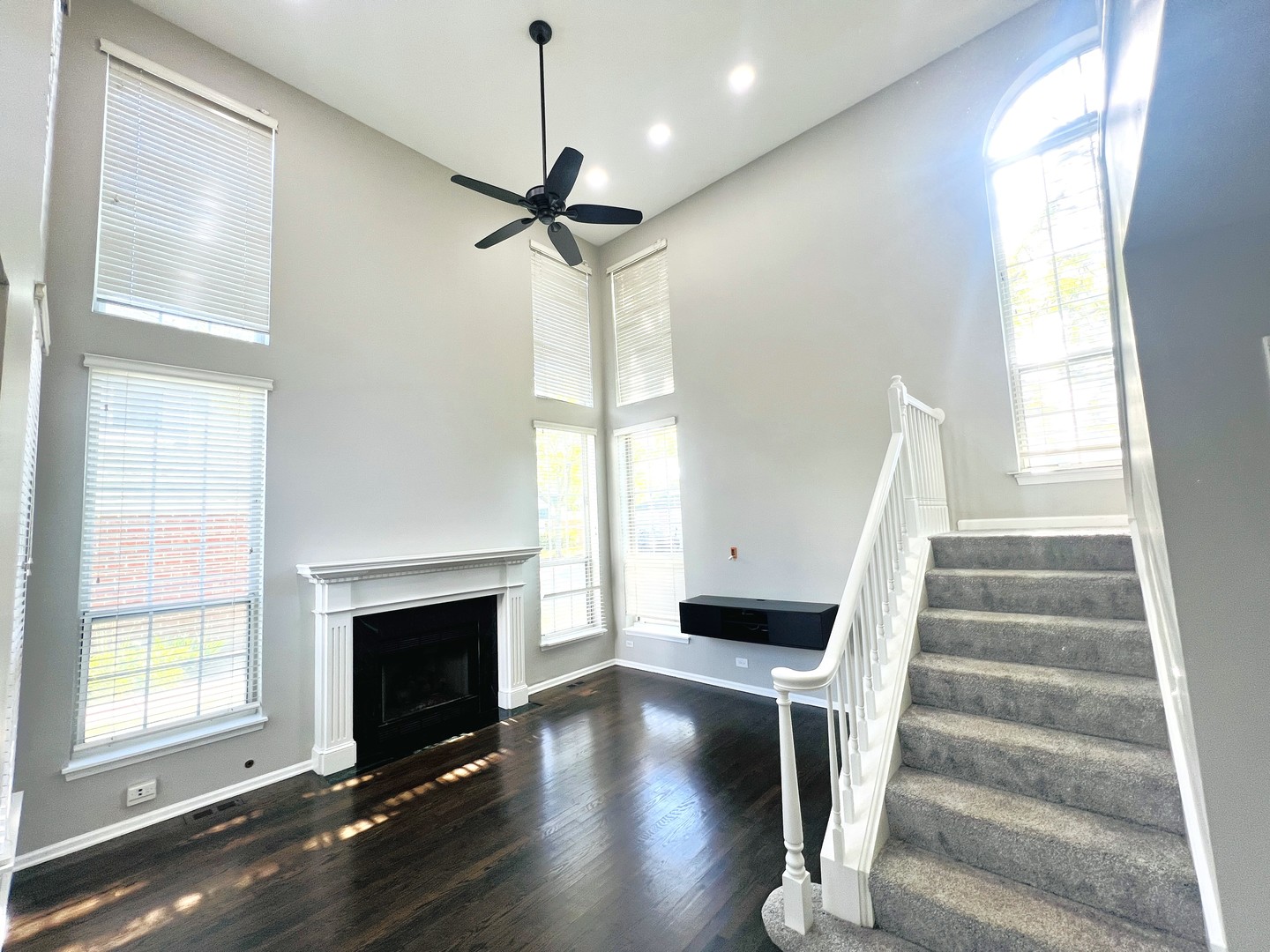111 N Woodbury Lane