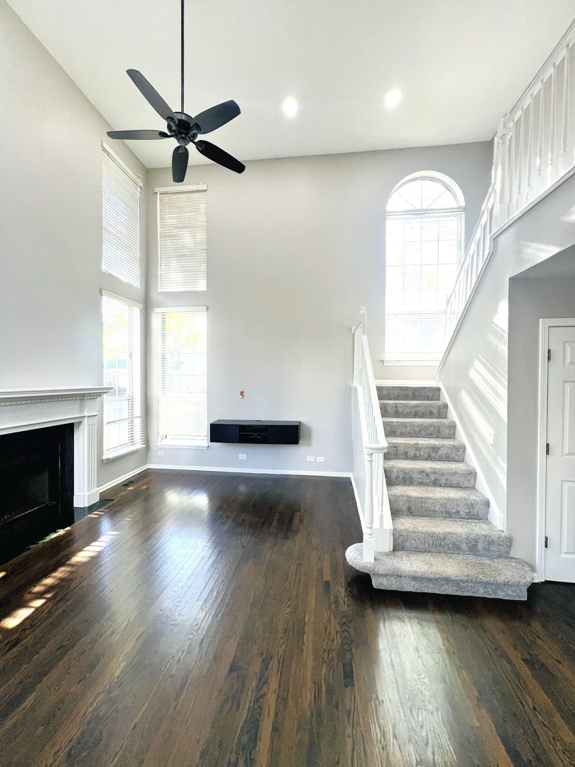 111 N Woodbury Lane