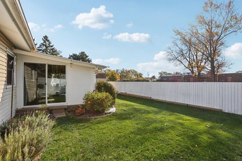 Tiny photo for 73 Hastings Avenue, Elk Grove Village, IL 60007 (MLS # 12511088)