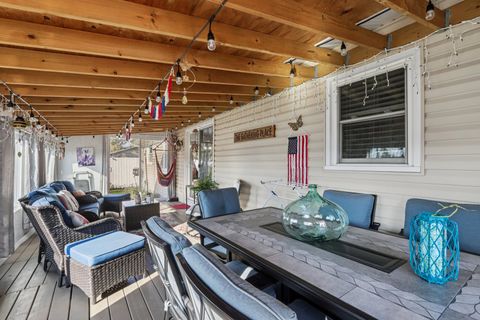 Tiny photo for 73 Hastings Avenue, Elk Grove Village, IL 60007 (MLS # 12511088)