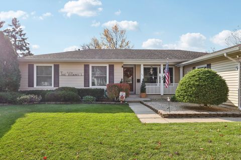 Tiny photo for 73 Hastings Avenue, Elk Grove Village, IL 60007 (MLS # 12511088)