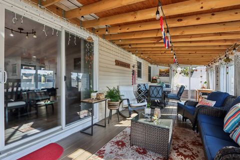 Tiny photo for 73 Hastings Avenue, Elk Grove Village, IL 60007 (MLS # 12511088)