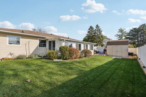 Tiny photo for 73 Hastings Avenue, Elk Grove Village, IL 60007 (MLS # 12511088)