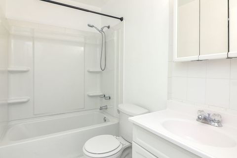 Tiny photo for 16B Kingery Quarter #208, Willowbrook, IL 60527 (MLS # 12532224)