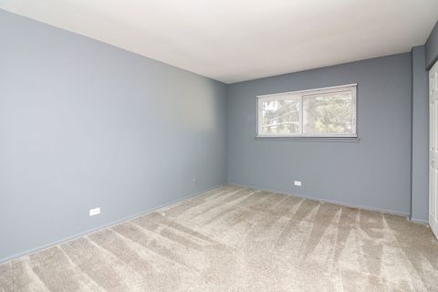 Tiny photo for 16B Kingery Quarter #208, Willowbrook, IL 60527 (MLS # 12532224)