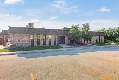 Tiny photo for 16B Kingery Quarter #208, Willowbrook, IL 60527 (MLS # 12532224)