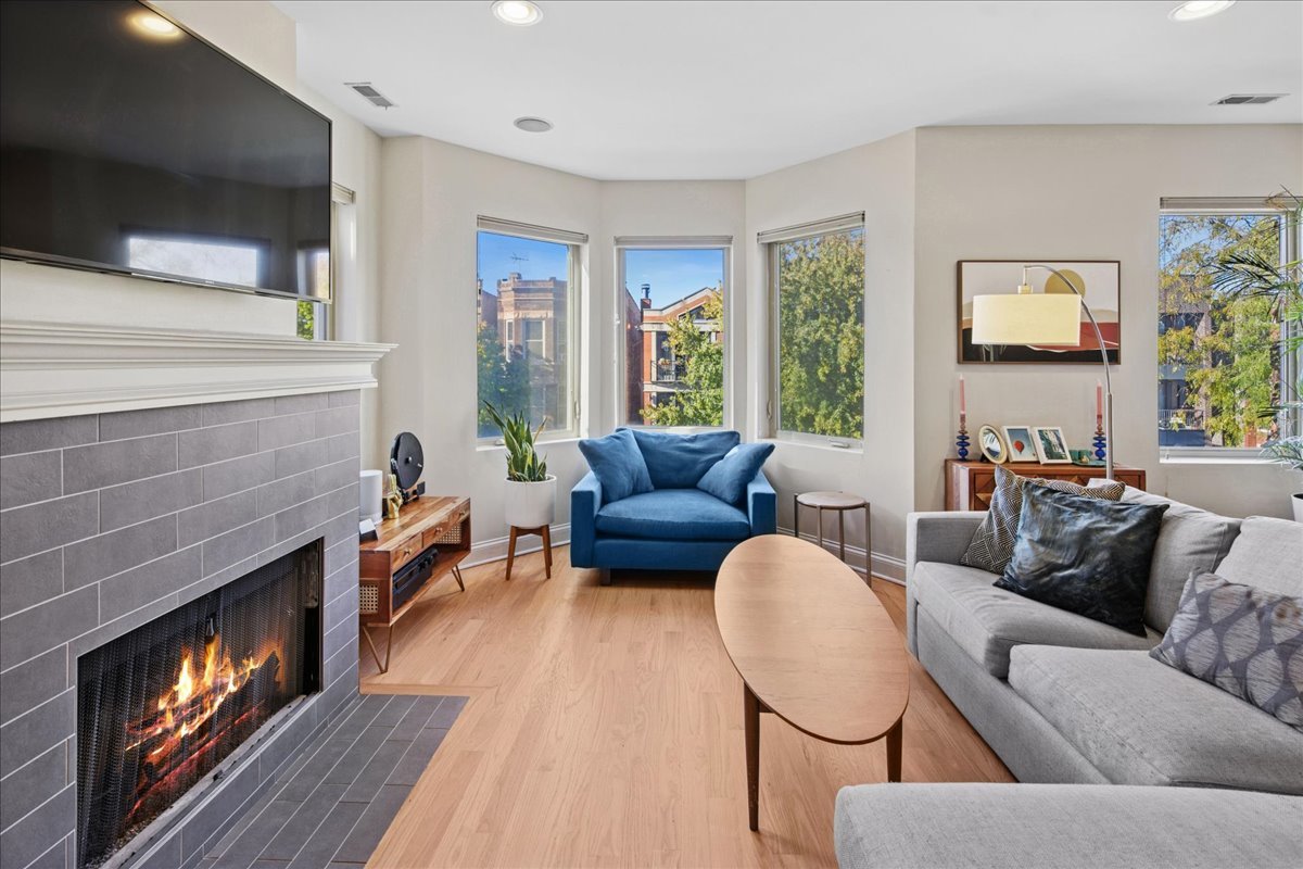 1533 N Campbell Avenue 3