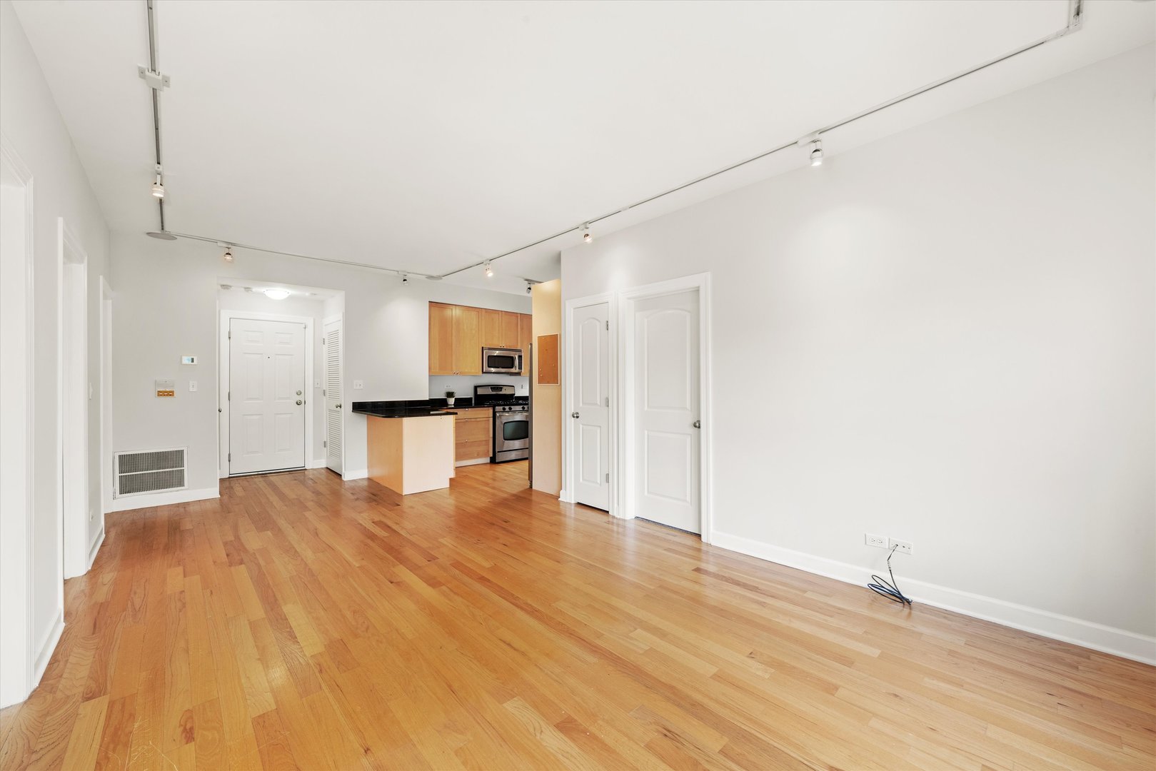 837 E 52ND Street 3