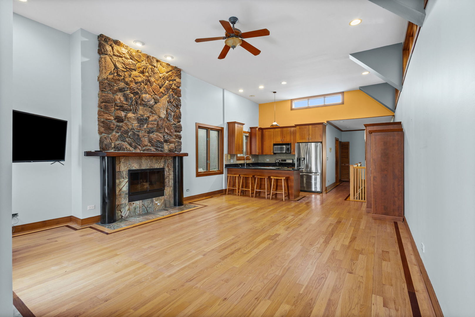 1031 N Marshfield Avenue 3