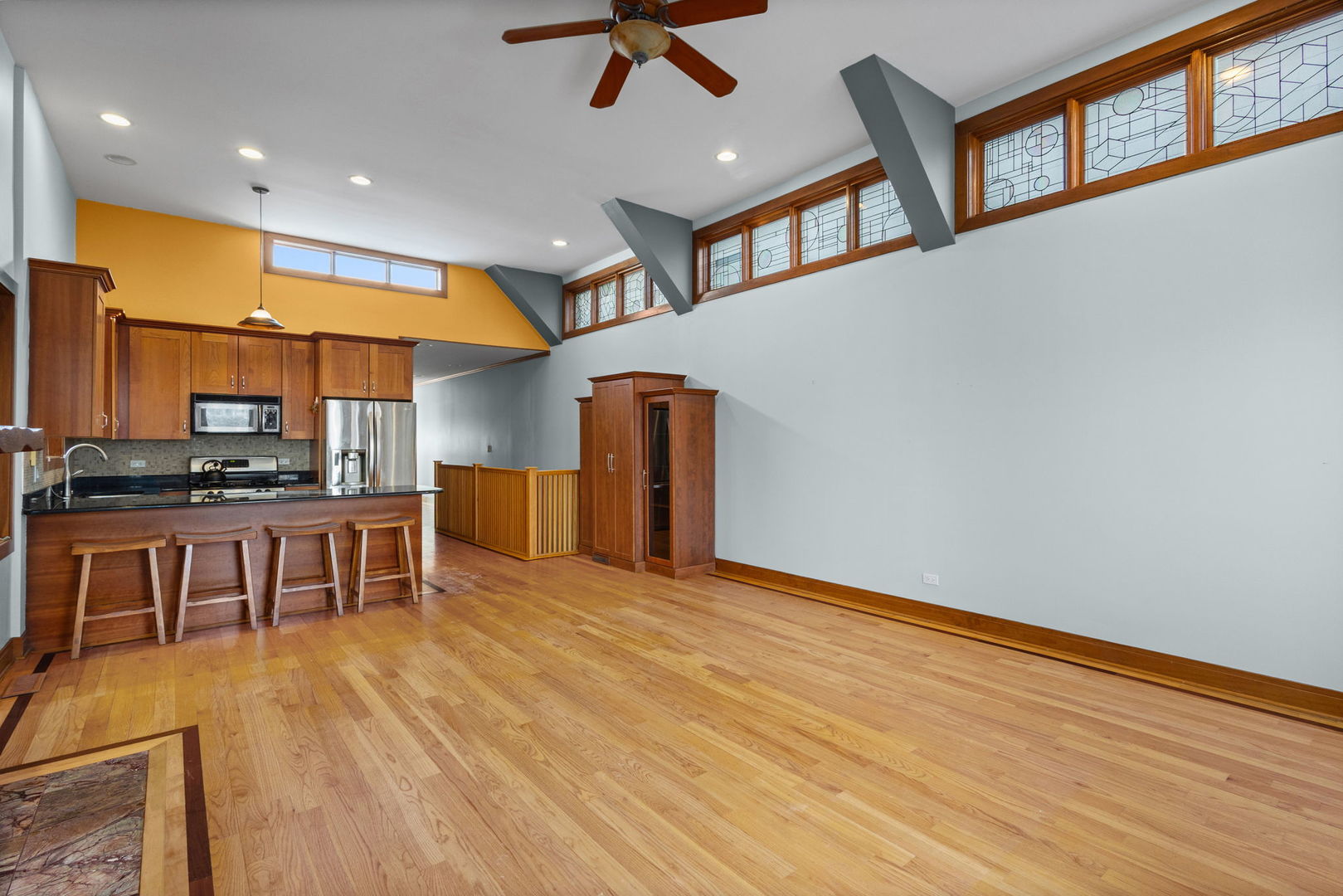 1031 N Marshfield Avenue 3