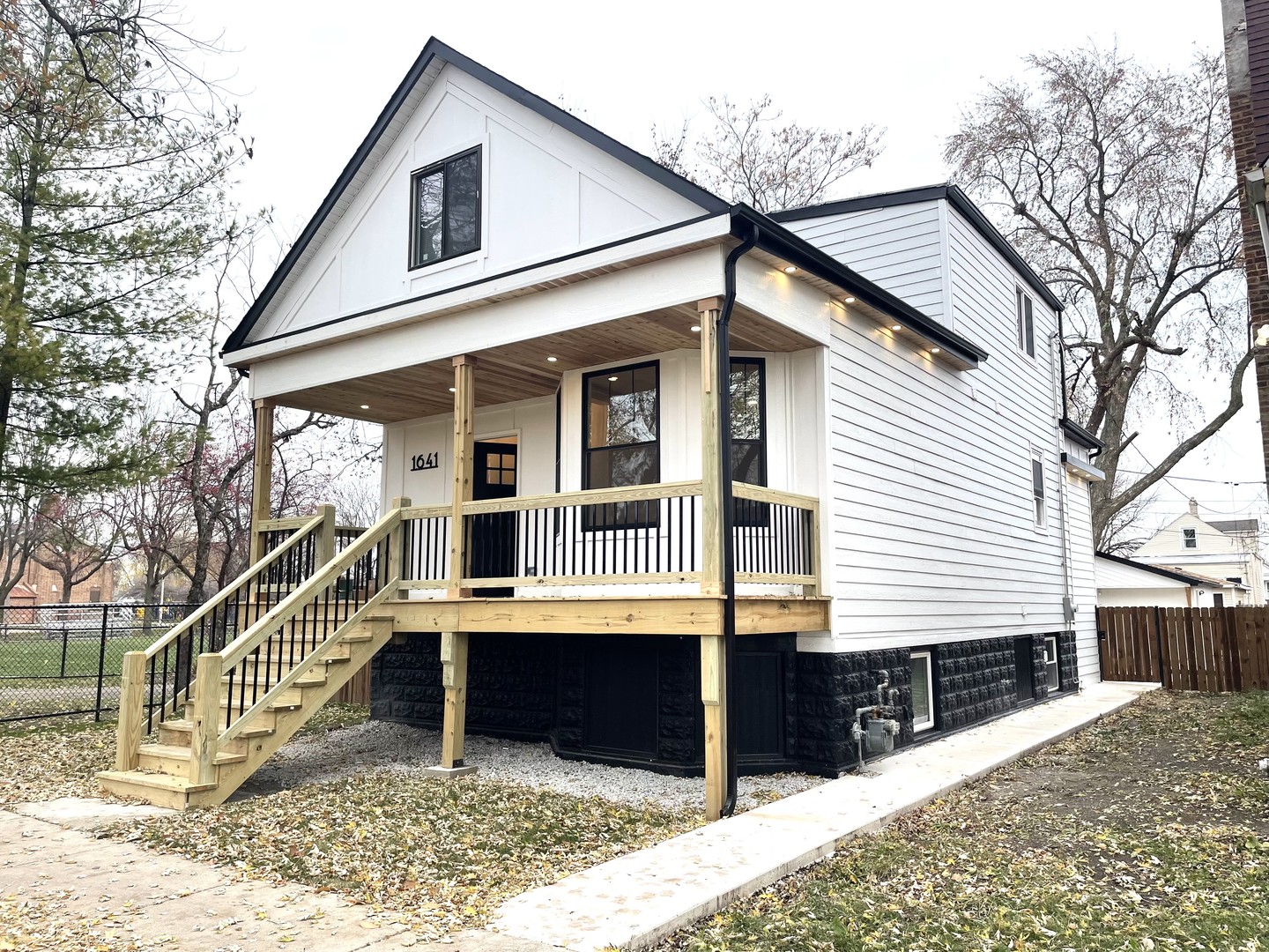 1641 S 57th Avenue