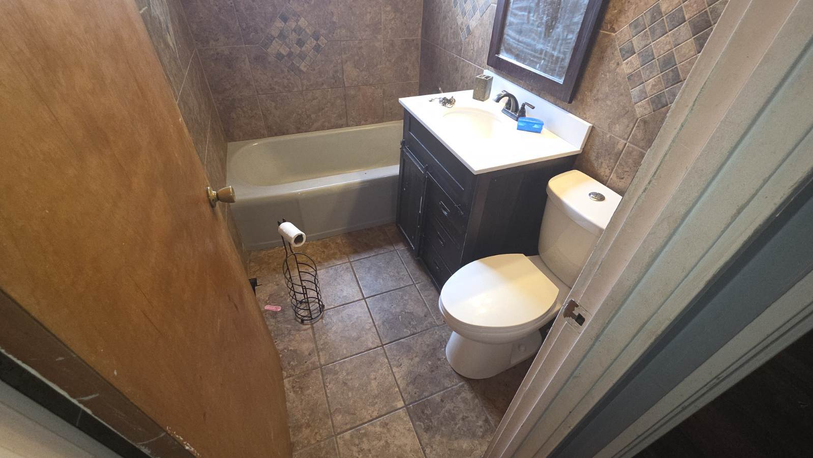 Properties 2 15409 Dobson Avenue