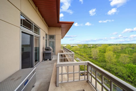 Tiny photo for 100 PRAIRIE PARK Drive #709, Wheeling, IL 60090 (MLS # 12698229)