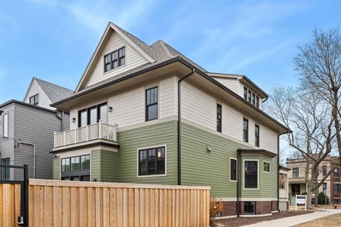 Tiny photo for 3902 N Hamilton Avenue, Chicago, IL 60618 (MLS # 12640519)