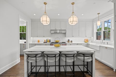 Tiny photo for 3902 N Hamilton Avenue, Chicago, IL 60618 (MLS # 12640519)
