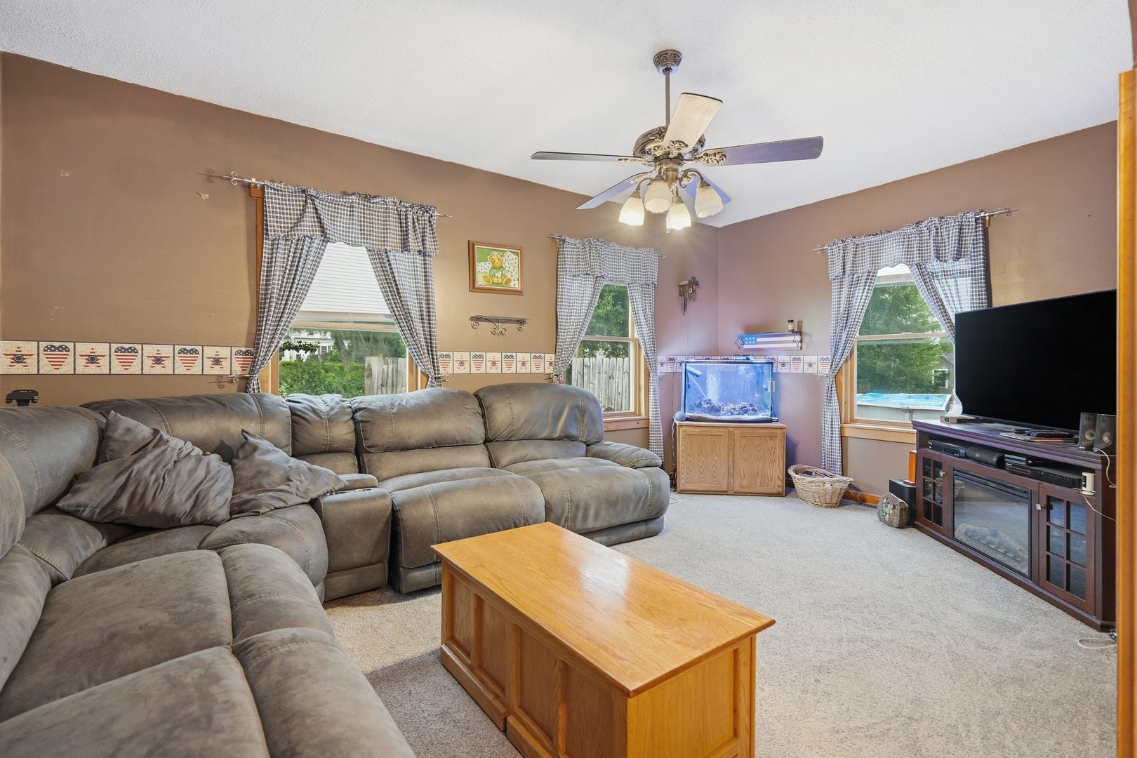 402 S 1st Street