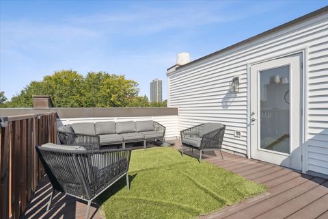 Tiny photo for 219 W Goethe Street, Chicago, IL 60610 (MLS # 12579797)