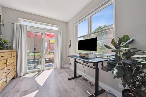 Tiny photo for 219 W Goethe Street, Chicago, IL 60610 (MLS # 12579797)