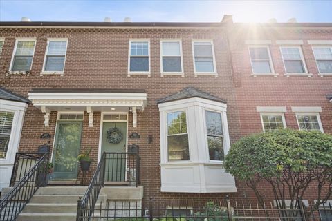 Tiny photo for 219 W Goethe Street, Chicago, IL 60610 (MLS # 12579797)
