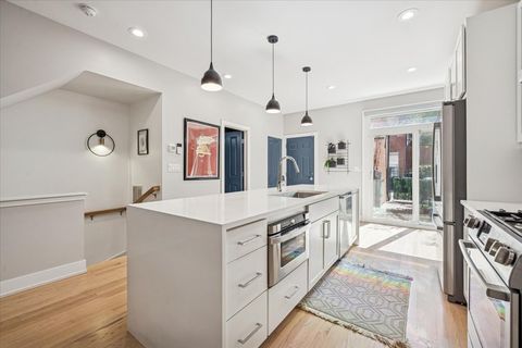 Tiny photo for 219 W Goethe Street, Chicago, IL 60610 (MLS # 12579797)